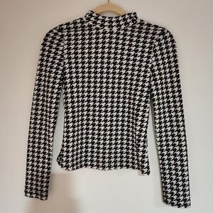 Houndstooth print long sleeve top